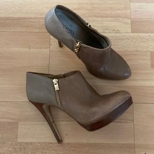 EUC Michael Kors Booties